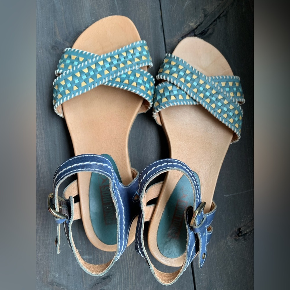 Pikolinos sandals